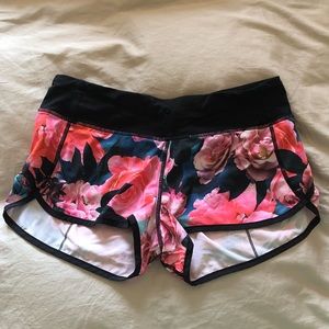 Lululemon lined short in floral print. Size 6.